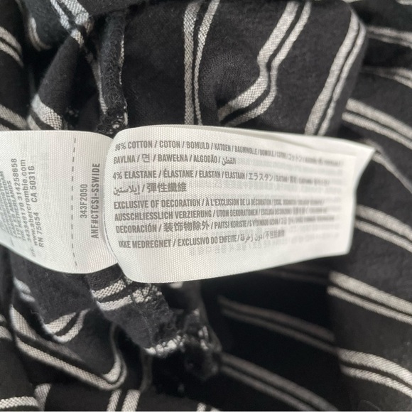 HOLLISTER California Black Pinstriped Mini Pencil Skirt - Picture 4 of 5